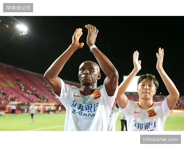 主帅塞拉米需重点布防边路，以应对澳大利亚队利用身高优势进行高空轰炸的战术。